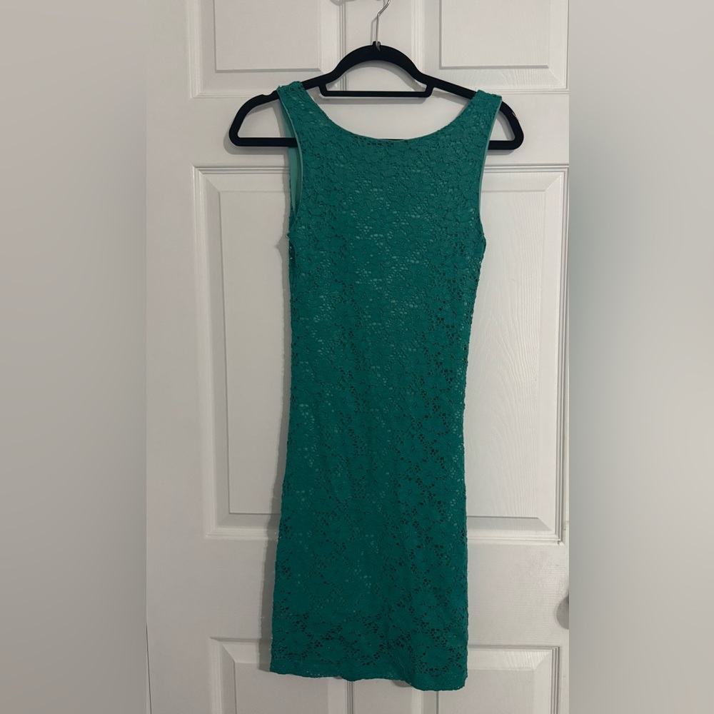 Elegant Teal Lace Dress 💚